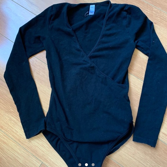 American apparel v neck body suit - Picture 2 of 3